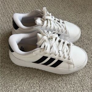 Adidas Grand Court 2.0 Sneakers
